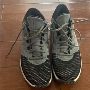 Nike Men's Black and Gray Running Shoes